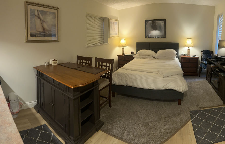 Corbett Guest House - Victoria BC Bed and Breakfast with custom adventures, sailing, bed and breakfast in Victoria BC